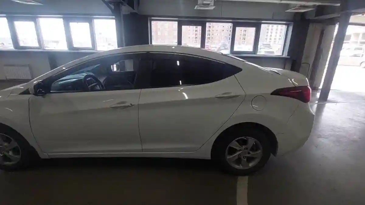 Hyundai Elantra 2015 года за 4 500 000 тг. в Астана