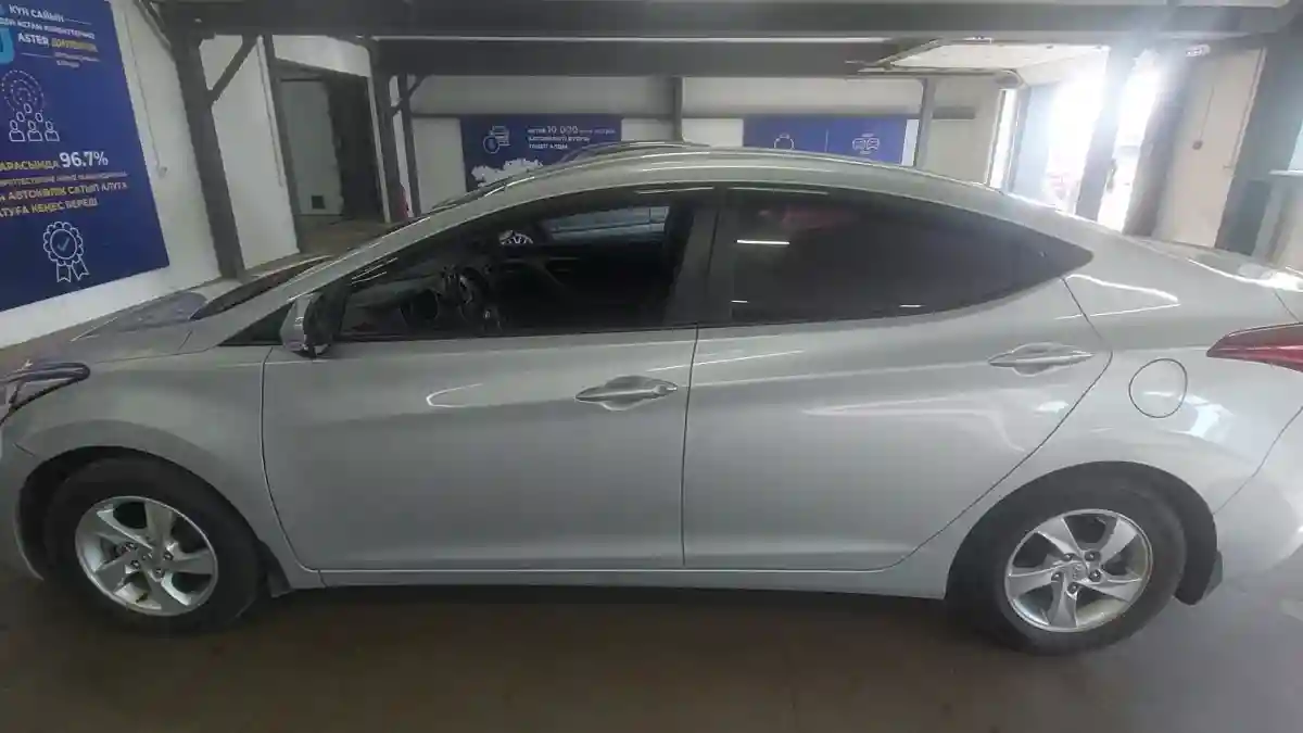 Hyundai Elantra 2015 года за 6 400 000 тг. в Астана