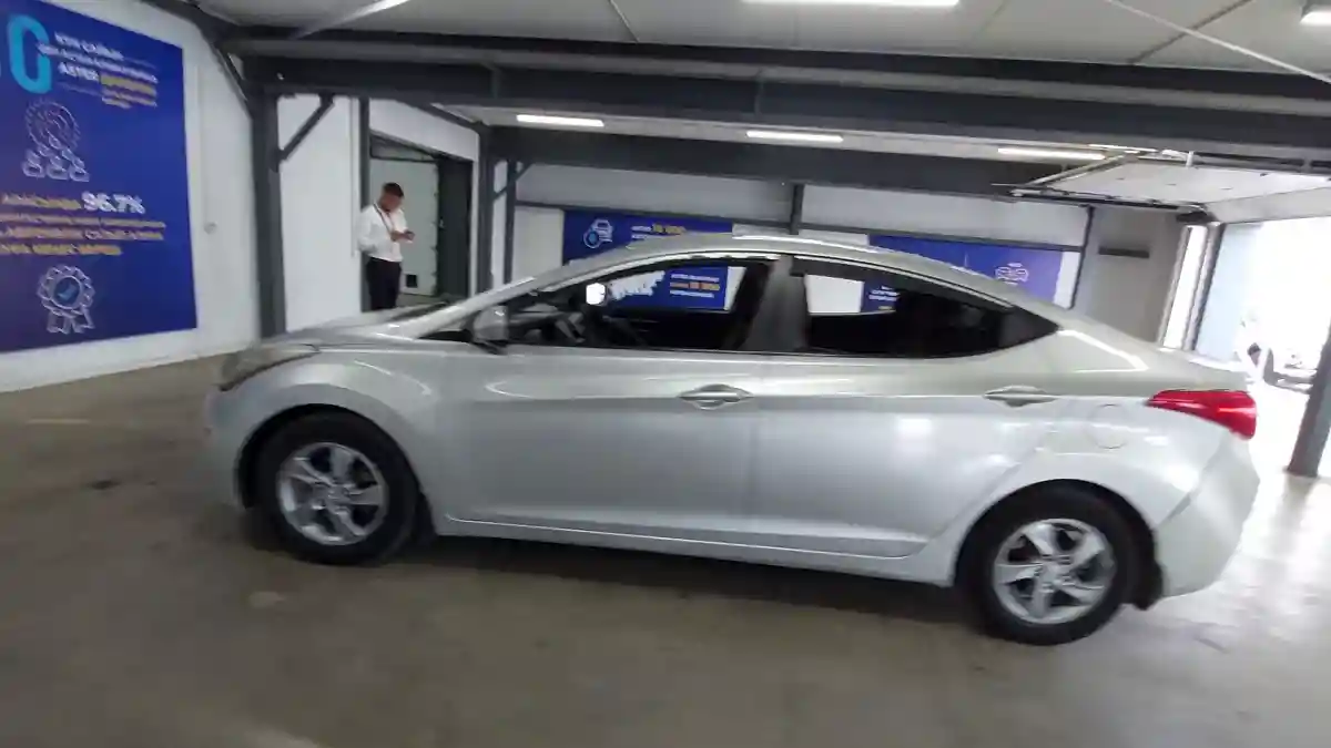 Hyundai Elantra 2012 года за 4 000 000 тг. в Астана