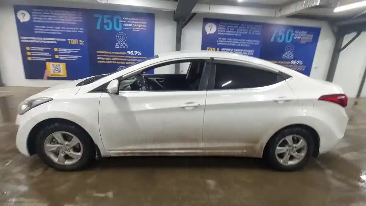 Hyundai Elantra 2015 года за 6 500 000 тг. в Астана