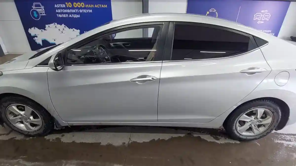 Hyundai Elantra 2015 года за 6 800 000 тг. в Астана