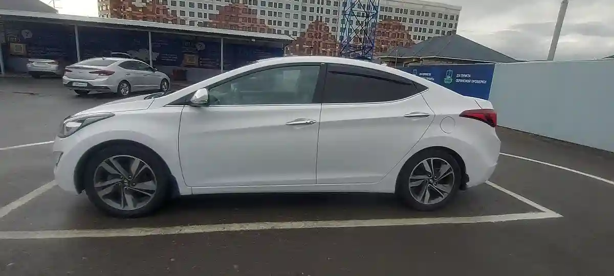 Hyundai Elantra 2015 года за 7 800 000 тг. в Шымкент