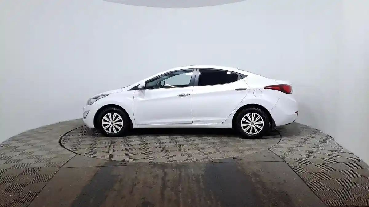 Hyundai Elantra 2015 года за 5 500 000 тг. в Астана