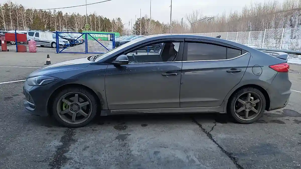 Hyundai Avante 2018 года за 8 500 000 тг. в Усть-Каменогорск