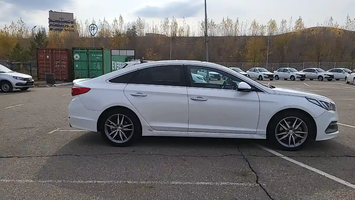 Hyundai Sonata 2015 года за 8 250 000 тг. в Усть-Каменогорск