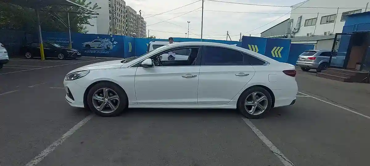 Hyundai Sonata 2018 года за 8 000 000 тг. в Алматы