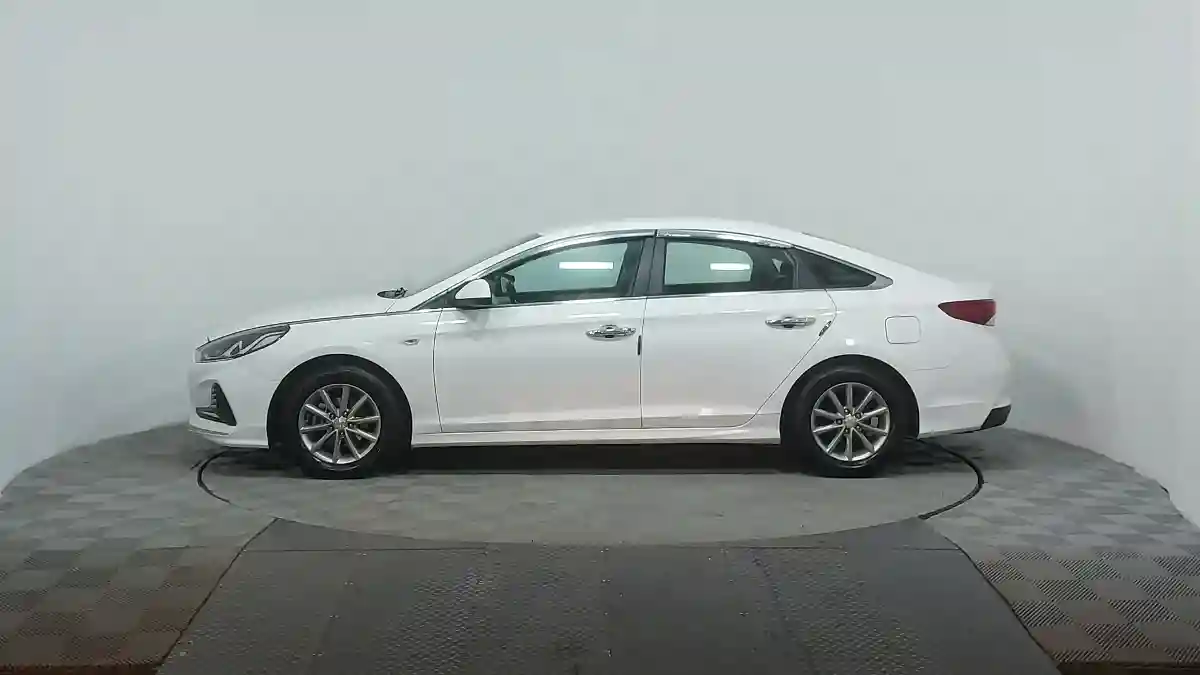 Hyundai Sonata 2017 года за 8 390 000 тг. в Астана