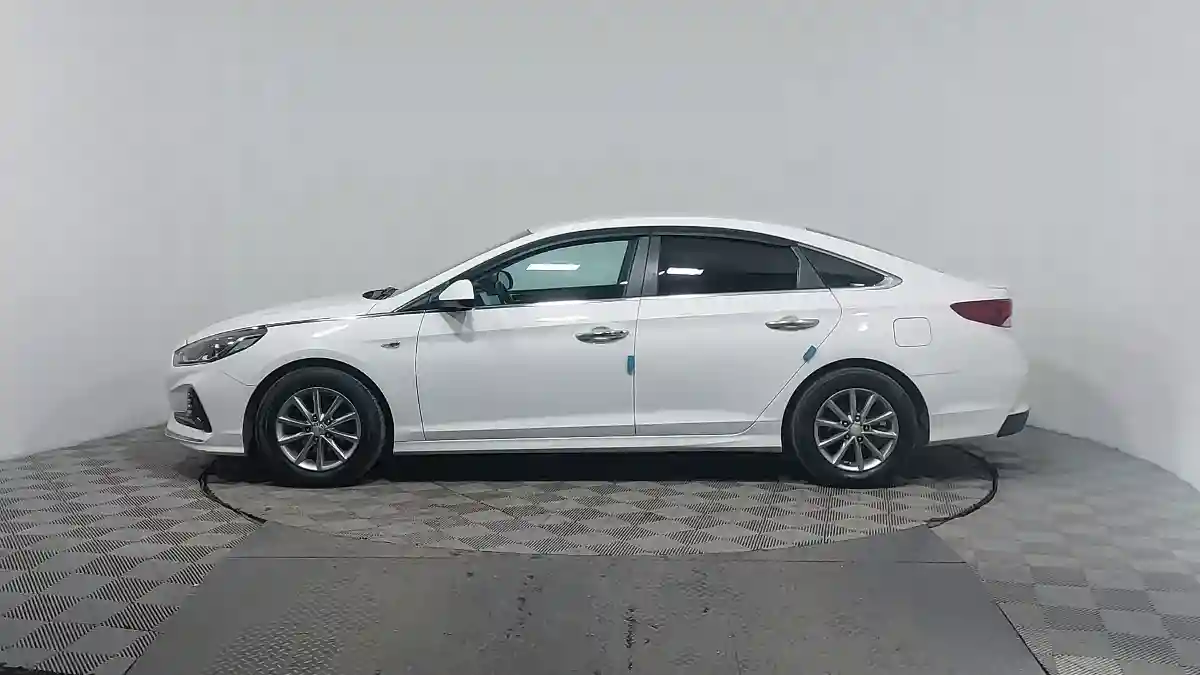Hyundai Sonata 2017 года за 8 990 000 тг. в Астана