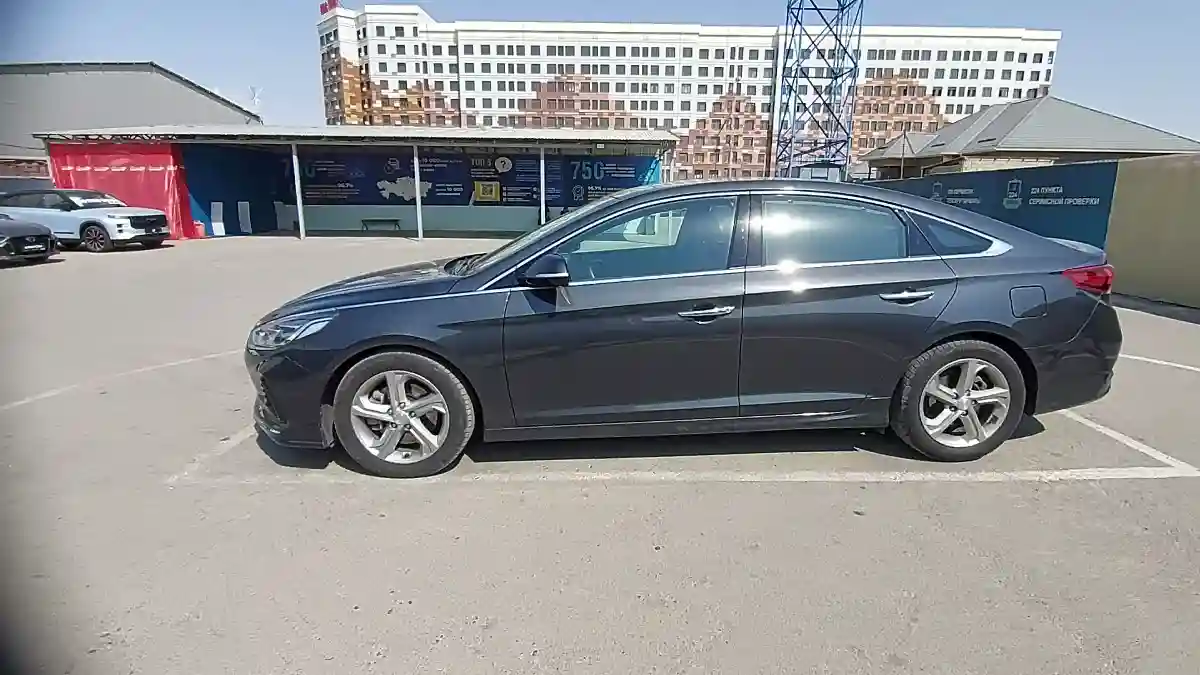 Hyundai Sonata 2017 года за 10 000 000 тг. в Шымкент