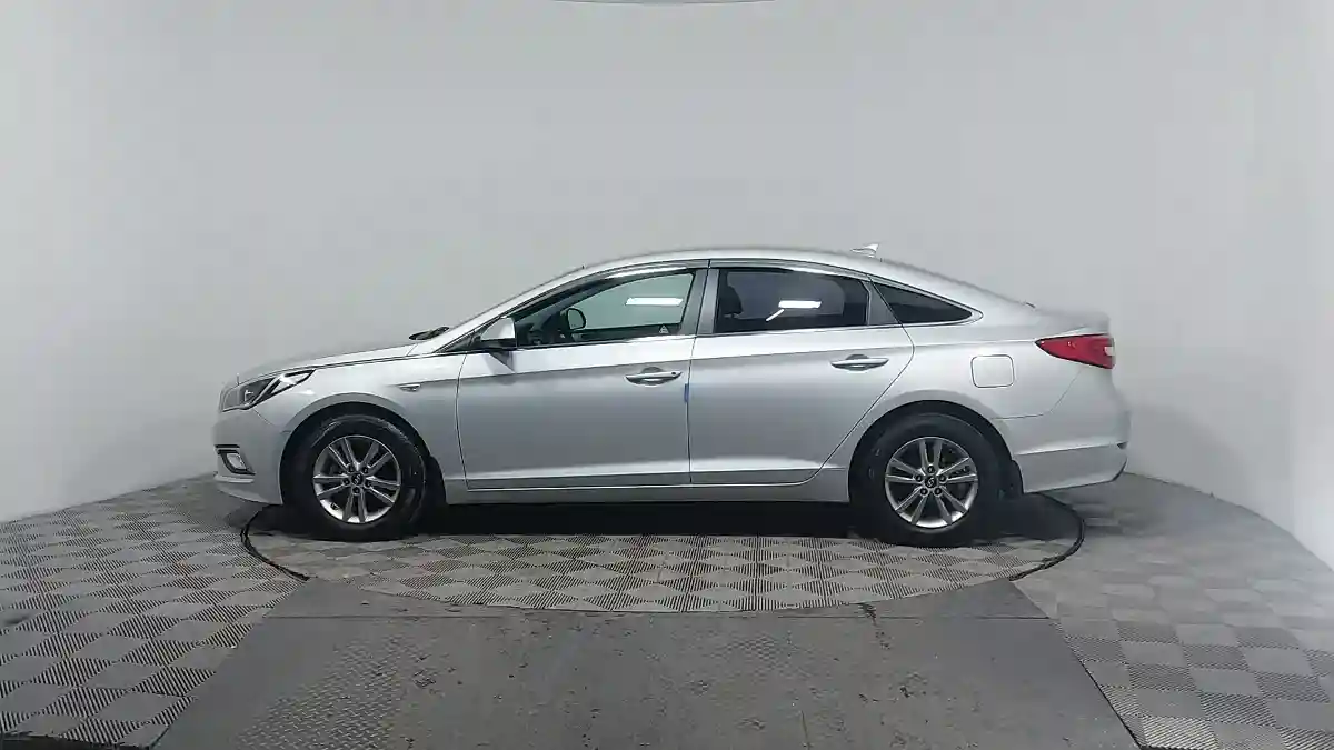 Hyundai Sonata 2016 года за 7 990 000 тг. в Астана