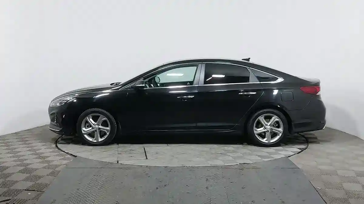 Hyundai Sonata 2019 года за 8 350 000 тг. в Астана