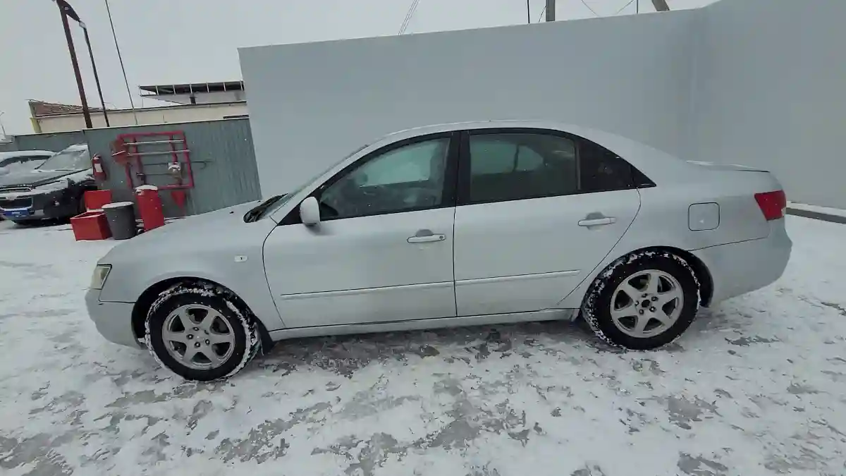Hyundai Sonata 2005 года за 2 790 000 тг. в Актау