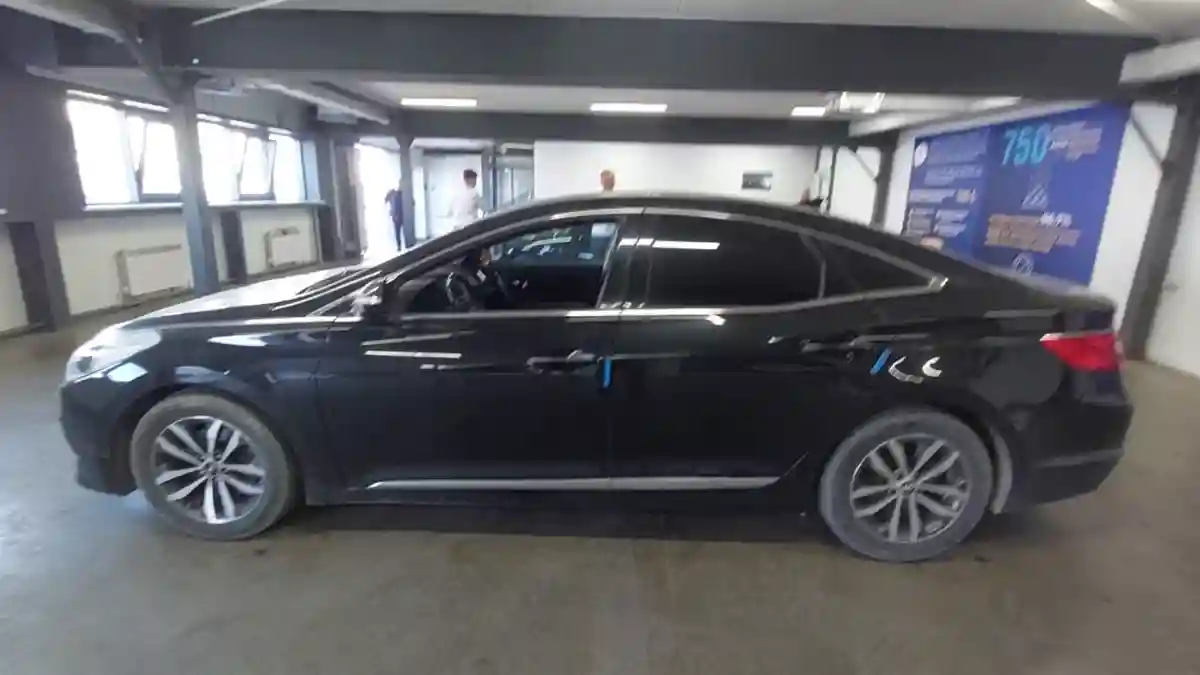 Hyundai Grandeur 2015 года за 8 500 000 тг. в Астана