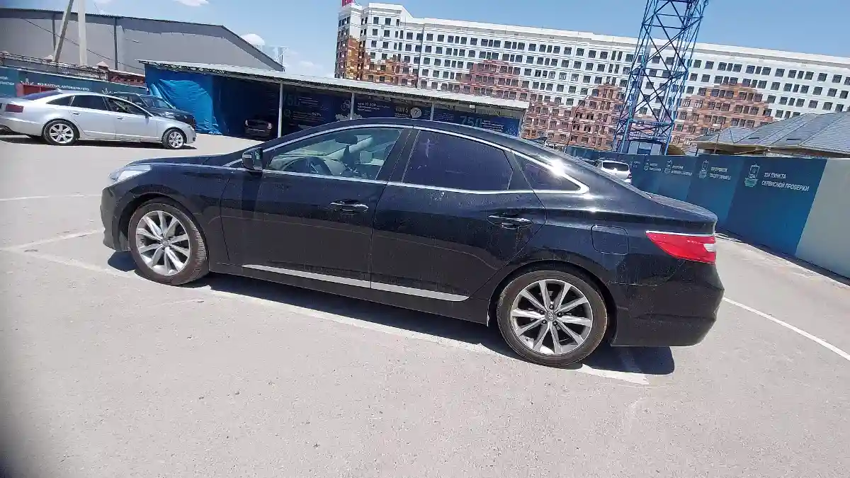 Hyundai Grandeur 2015 года за 8 500 000 тг. в Шымкент
