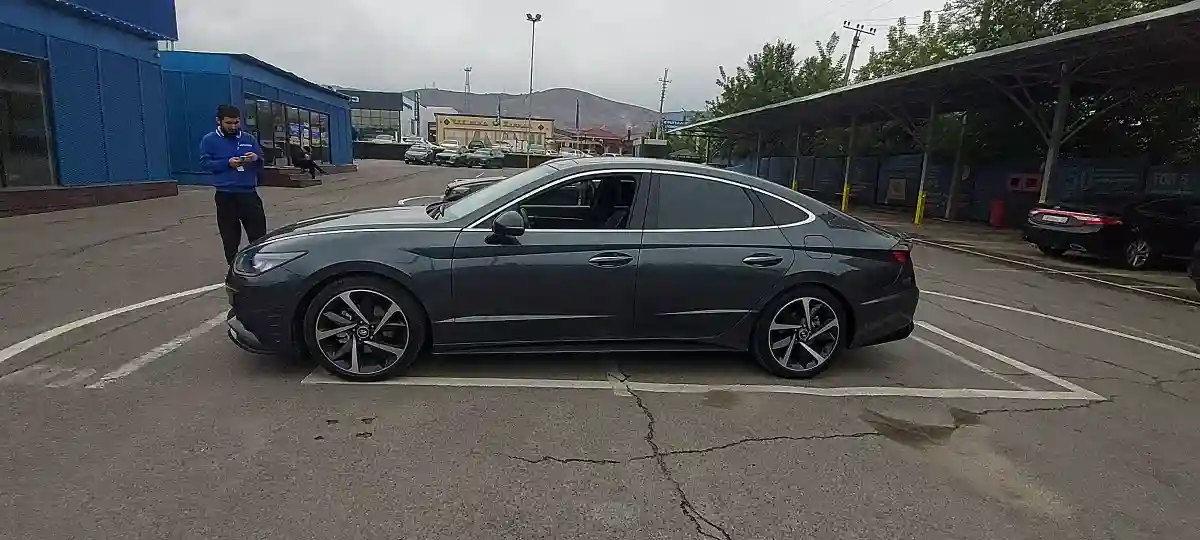 Hyundai Sonata 2022 года за 13 000 000 тг. в Алматы