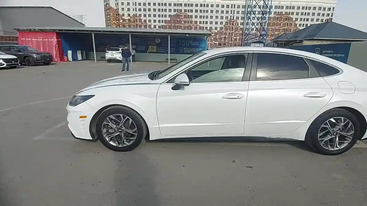 Hyundai Sonata 2021 года за 13 000 000 тг. в Шымкент