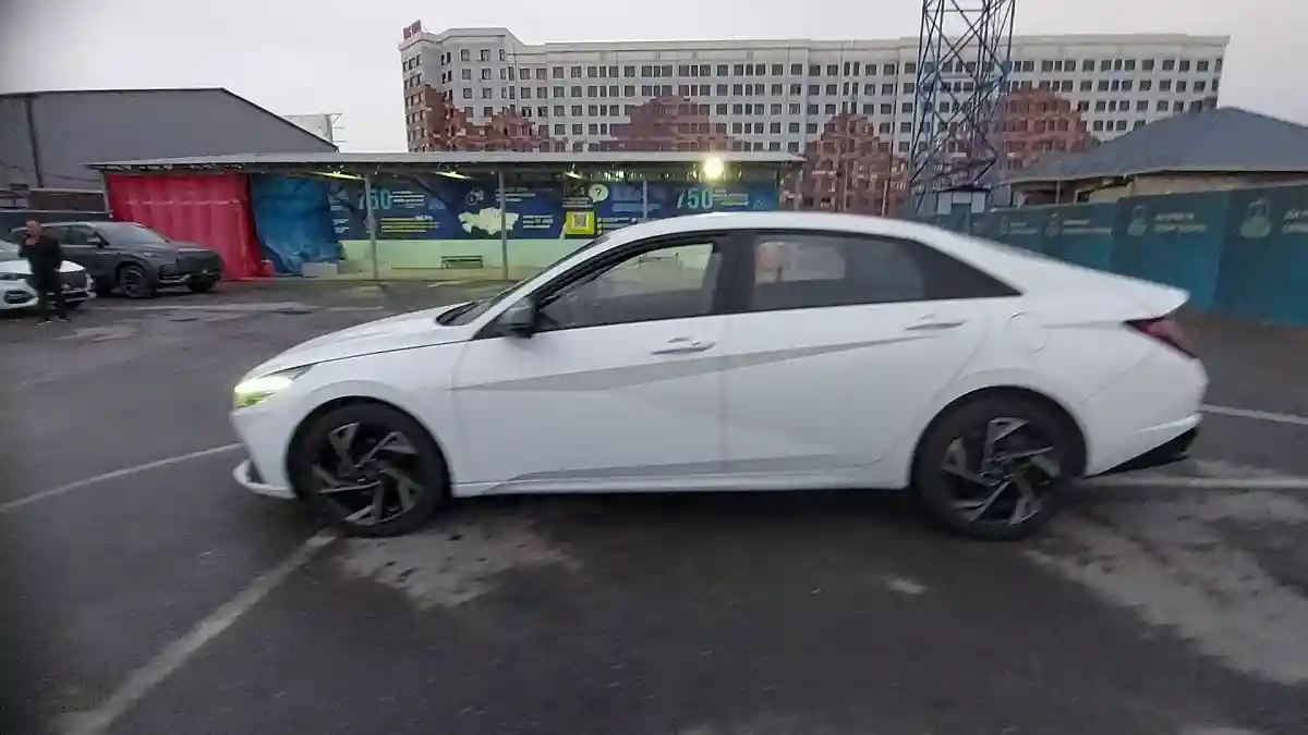 Hyundai Avante 2021 года за 9 000 000 тг. в Шымкент