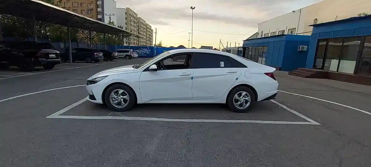 Hyundai Elantra 2022 года за 11 000 000 тг. в Алматы