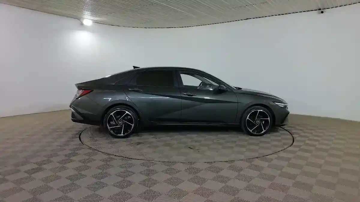 Hyundai Avante 2023 года за 11 500 000 тг. в Шымкент