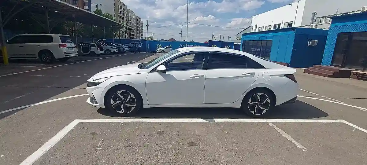 Hyundai Avante 2021 года за 13 000 000 тг. в Алматы