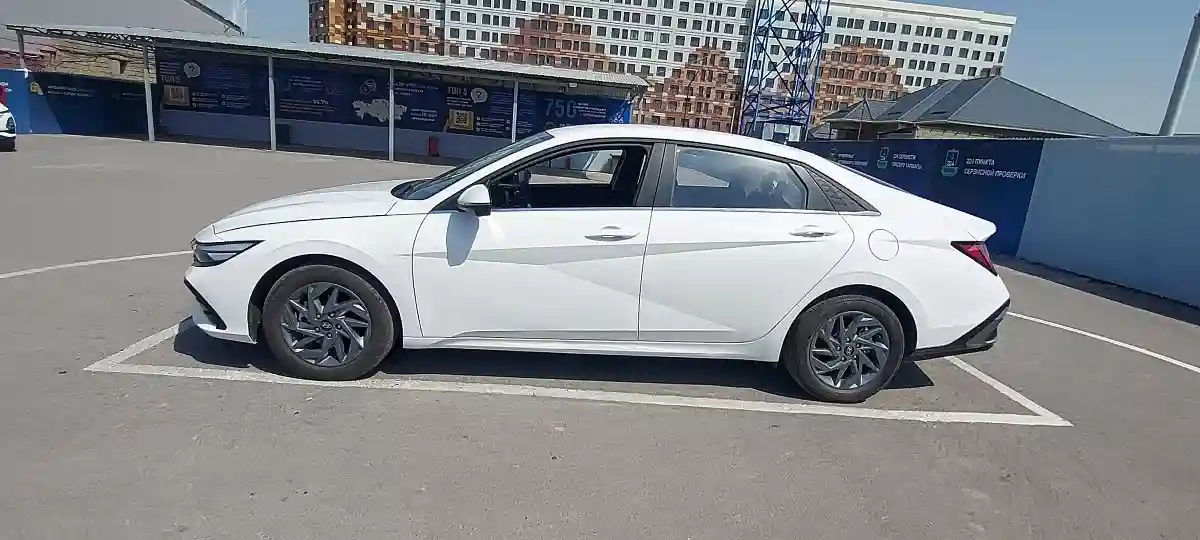 Hyundai Avante 2023 года за 11 000 000 тг. в Шымкент