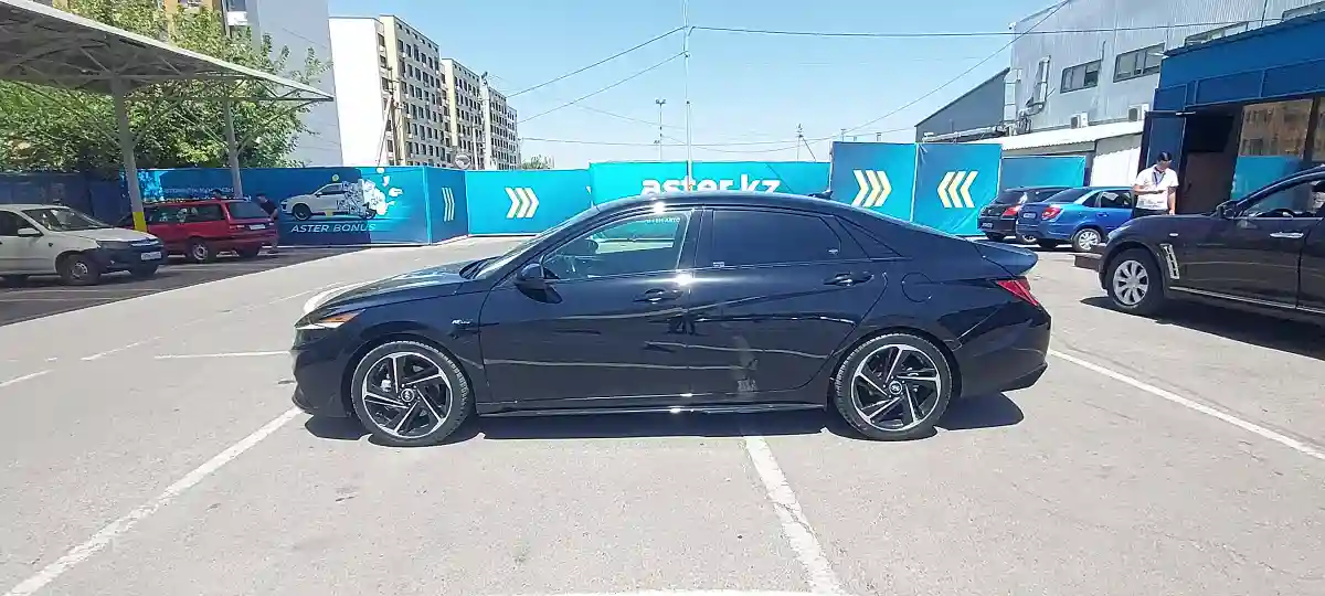 Hyundai Elantra 2022 года за 11 000 000 тг. в Алматы