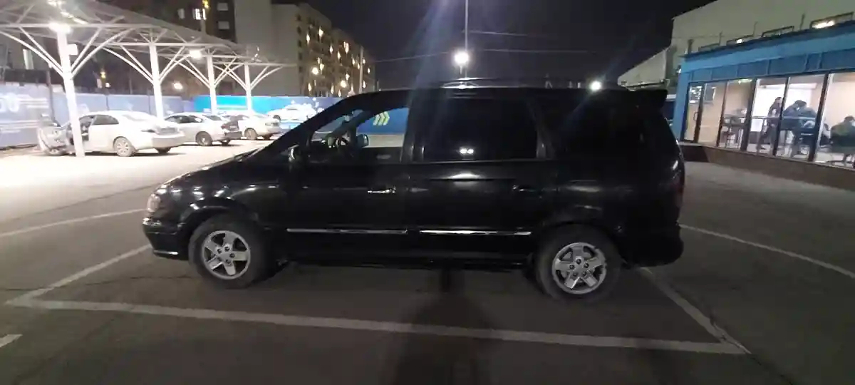 Hyundai Trajet 2001 года за 3 500 000 тг. в Алматы