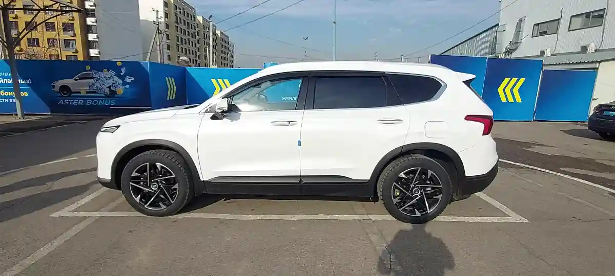 Hyundai Santa Fe 2022 года за 18 000 000 тг. в Алматы