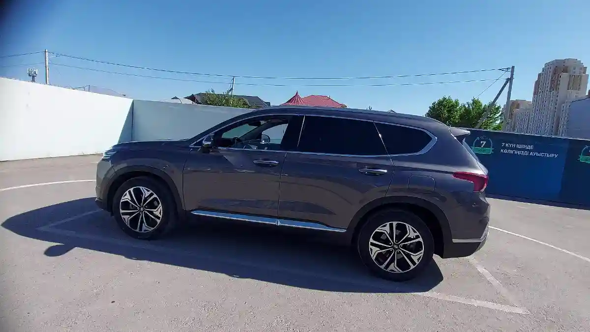 Hyundai Santa Fe 2019 года за 15 500 000 тг. в Шымкент