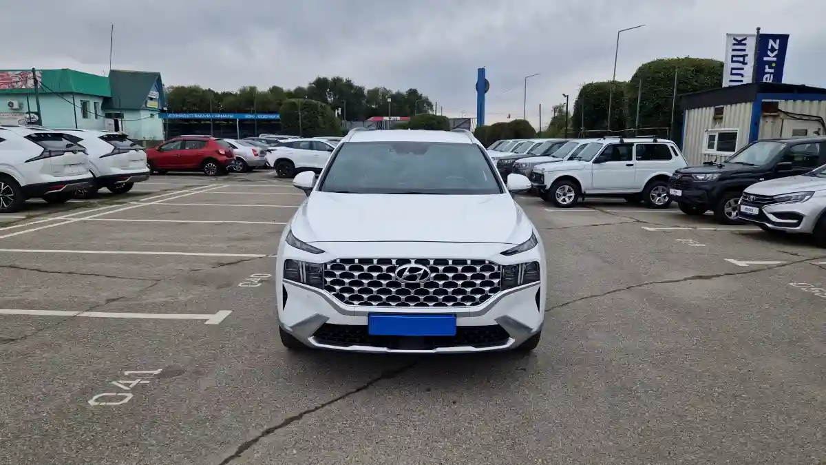 Hyundai Santa Fe 2021 года за 15 990 000 тг. в Талдыкорган