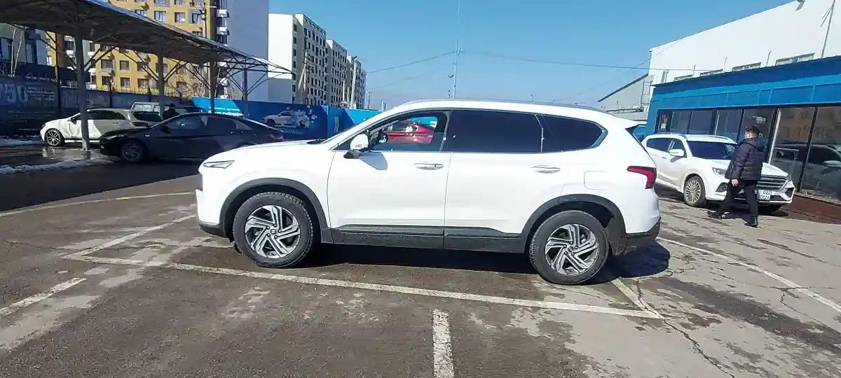 Hyundai Santa Fe 2021 года за 16 500 000 тг. в Алматы