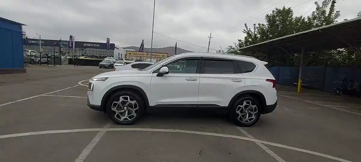 Hyundai Santa Fe 2021 года за 16 700 000 тг. в Алматы