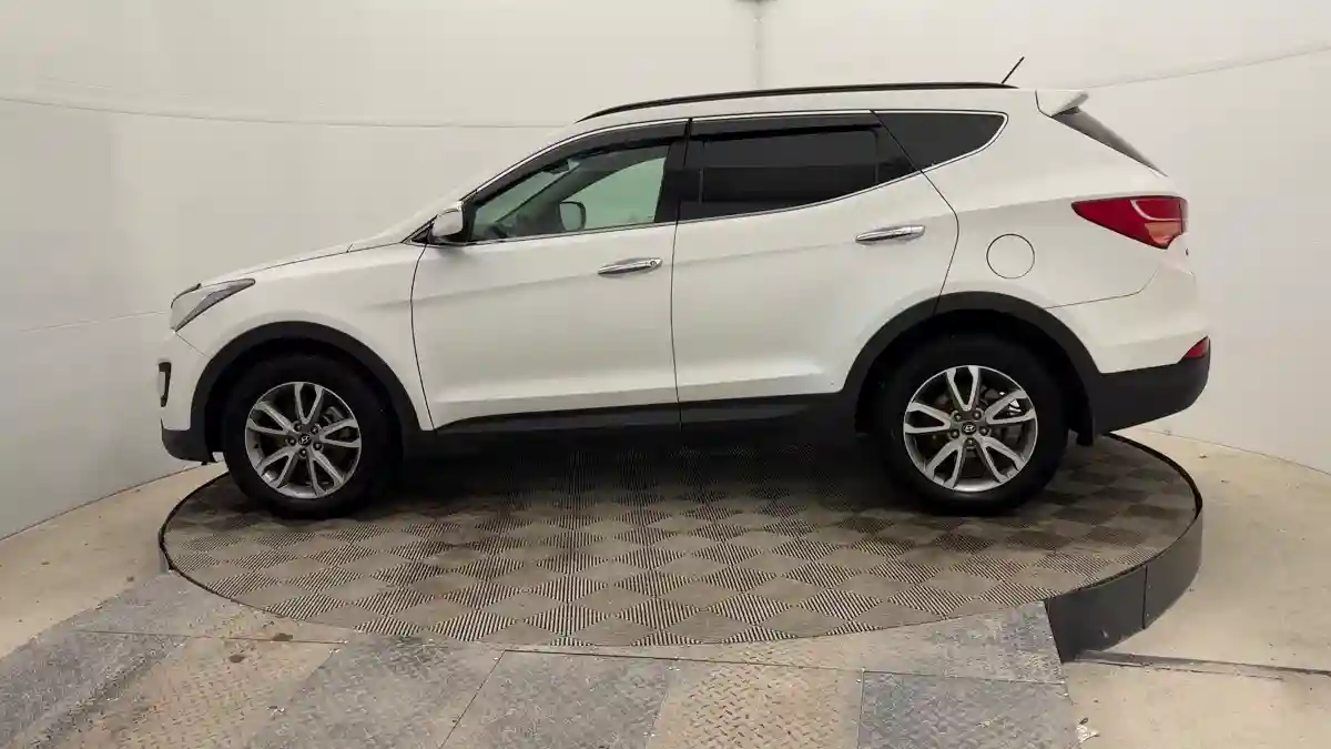 Hyundai Santa Fe 2013 года за 7 830 000 тг. в Актобе
