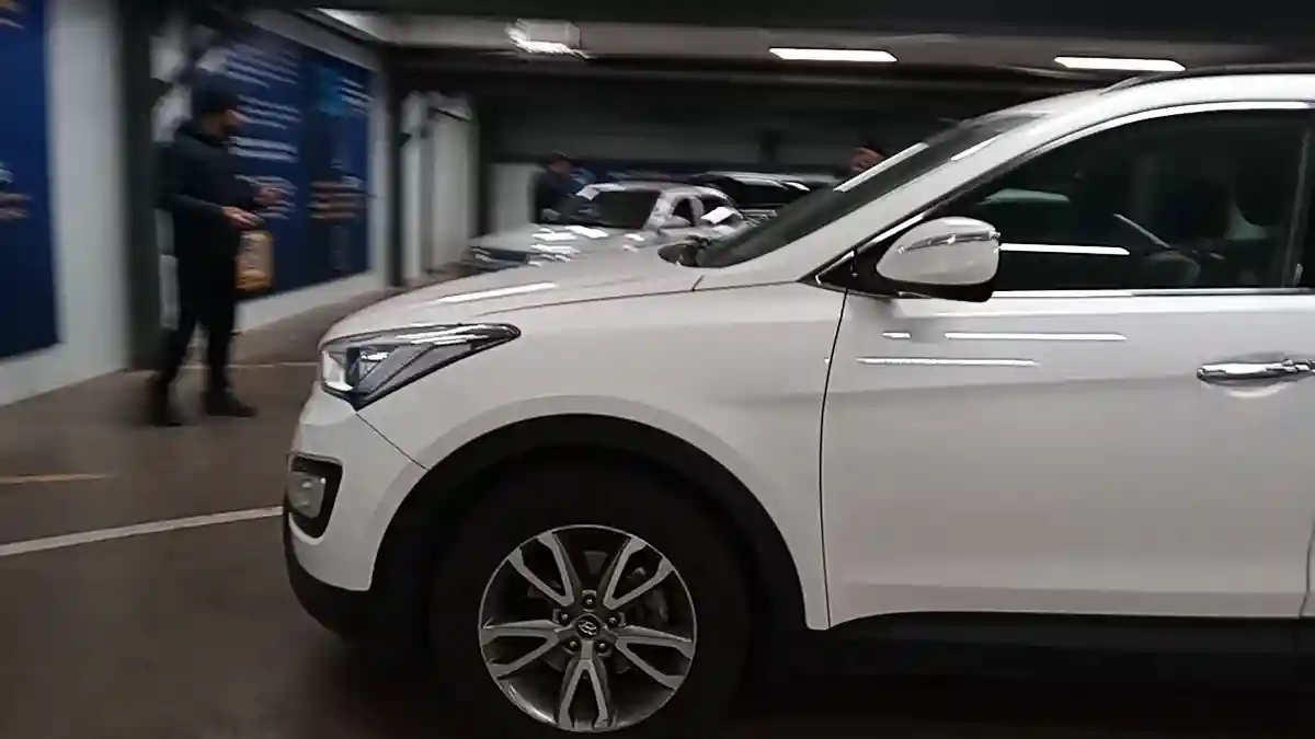 Hyundai Santa Fe 2013 года за 9 700 000 тг. в Астана