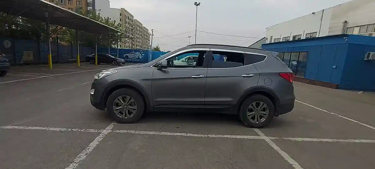 Hyundai Santa Fe 2016 года за 9 000 000 тг. в Алматы
