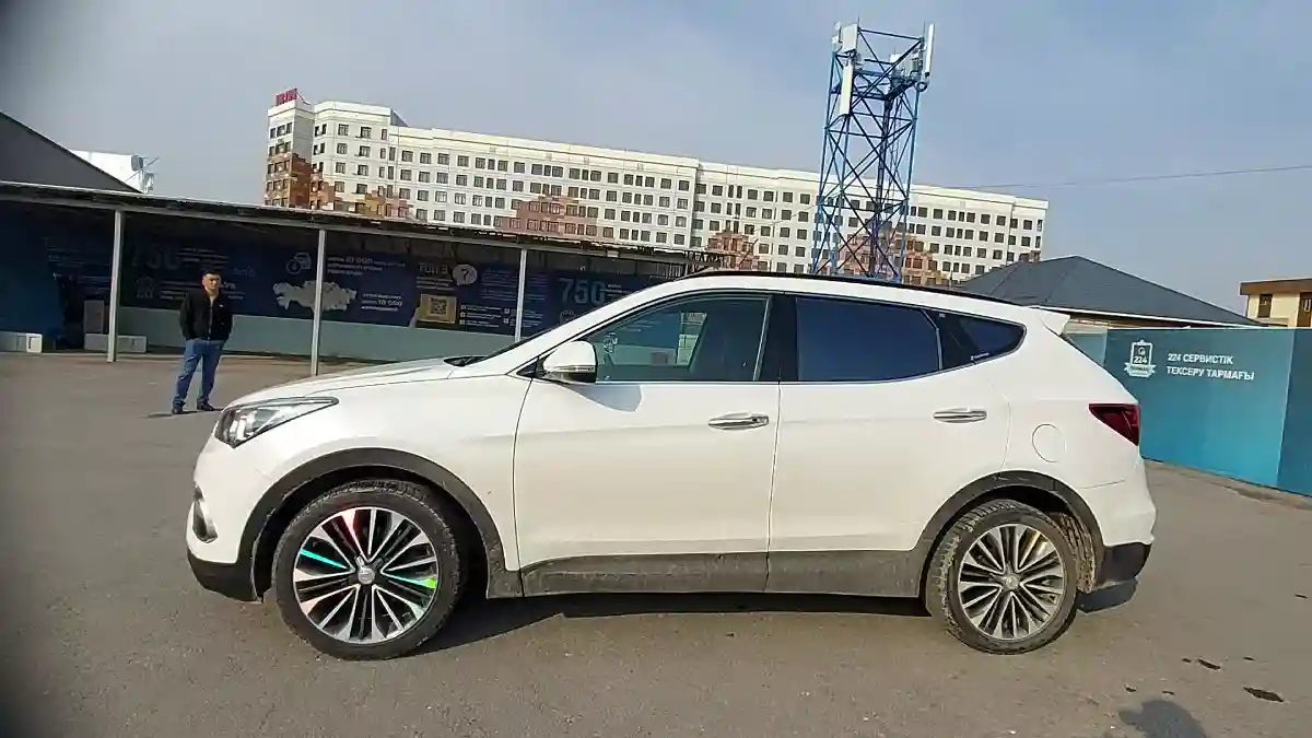 Hyundai Santa Fe 2017 года за 8 690 000 тг. в Шымкент