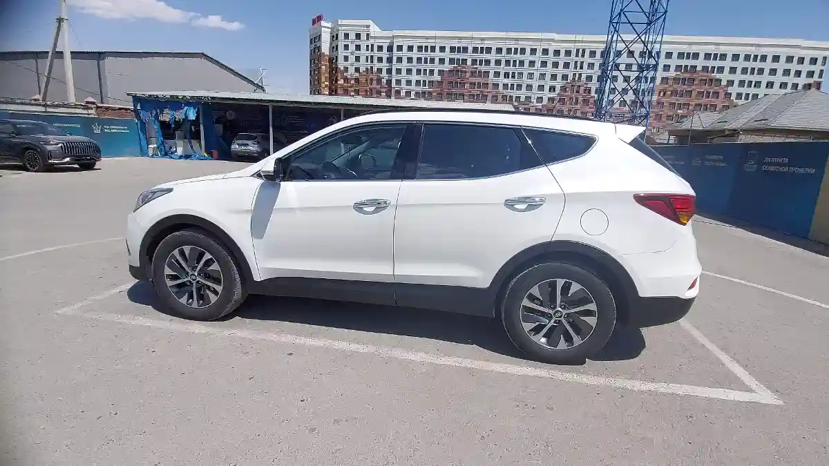 Hyundai Santa Fe 2016 года за 8 500 000 тг. в Шымкент