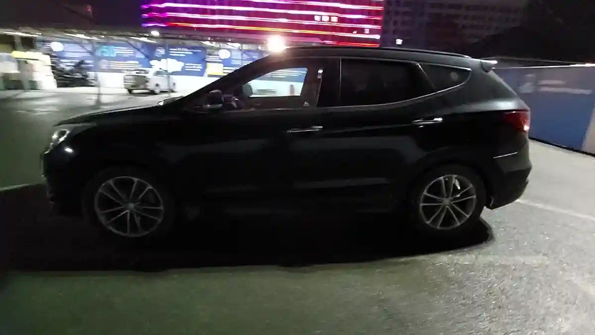 Hyundai Santa Fe 2018 года за 10 000 000 тг. в Шымкент