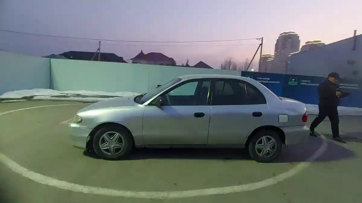 Hyundai Accent 1998 года за 300 000 тг. в Шымкент