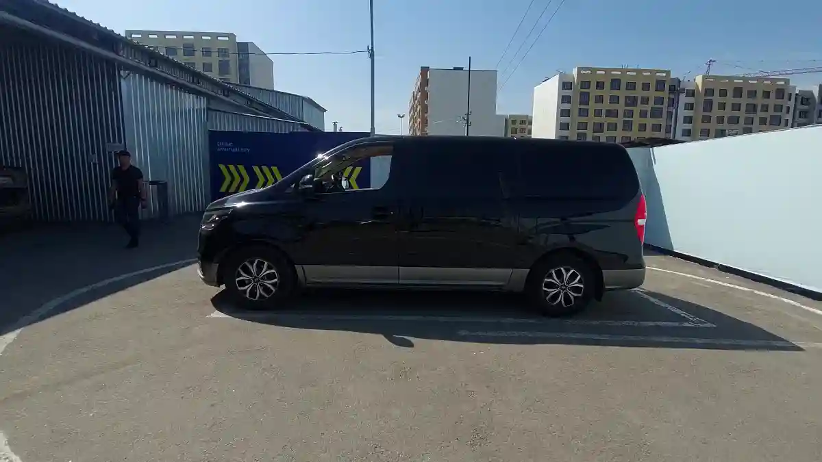 Hyundai H-1 2021 года за 17 000 000 тг. в Алматы