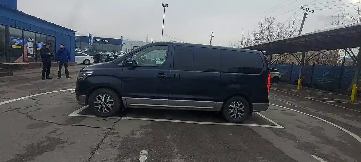 Hyundai H-1 2021 года за 15 000 000 тг. в Алматы