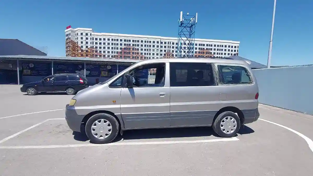 Hyundai Starex 2003 года за 2 000 000 тг. в Шымкент