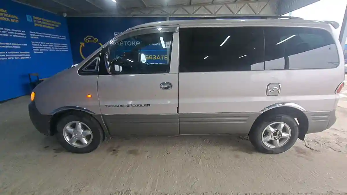 Hyundai Starex 2003 года за 4 000 000 тг. в Алматы