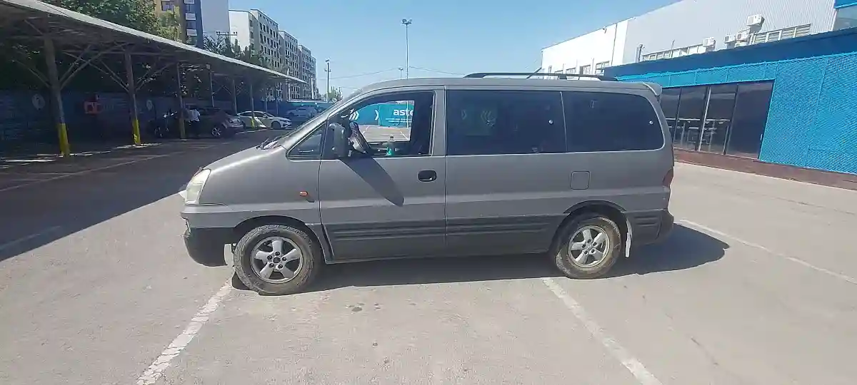 Hyundai Starex 2004 года за 4 000 000 тг. в Алматы