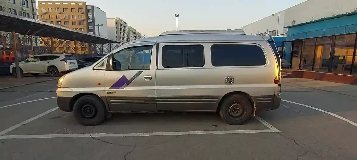 Hyundai H-1 2005 года за 3 300 000 тг. в Алматы