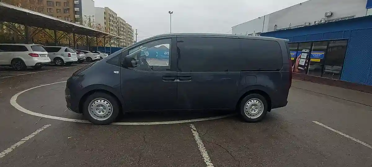 Hyundai Staria 2023 года за 20 000 000 тг. в Алматы