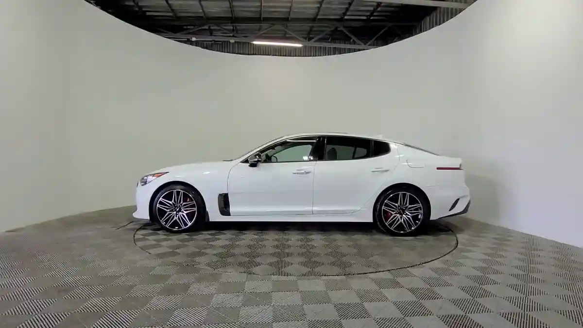 Kia Stinger 2021 года за 18 422 000 тг. в Алматы