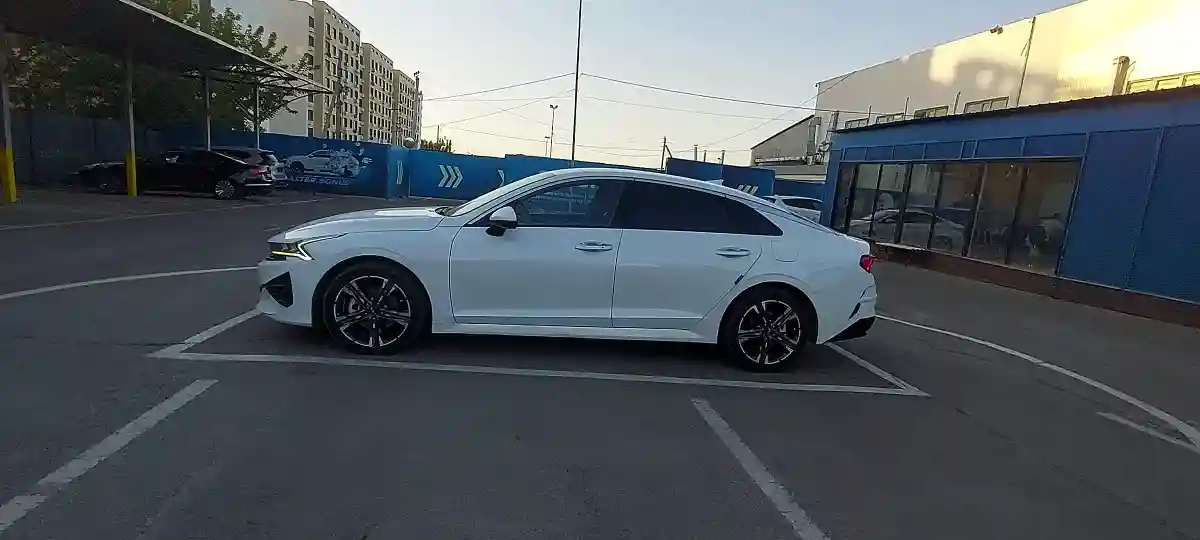 Kia K5 2023 года за 13 500 000 тг. в Алматы