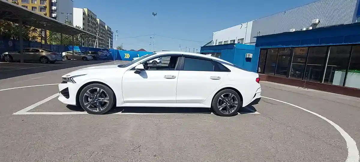 Kia K5 2021 года за 14 300 000 тг. в Алматы