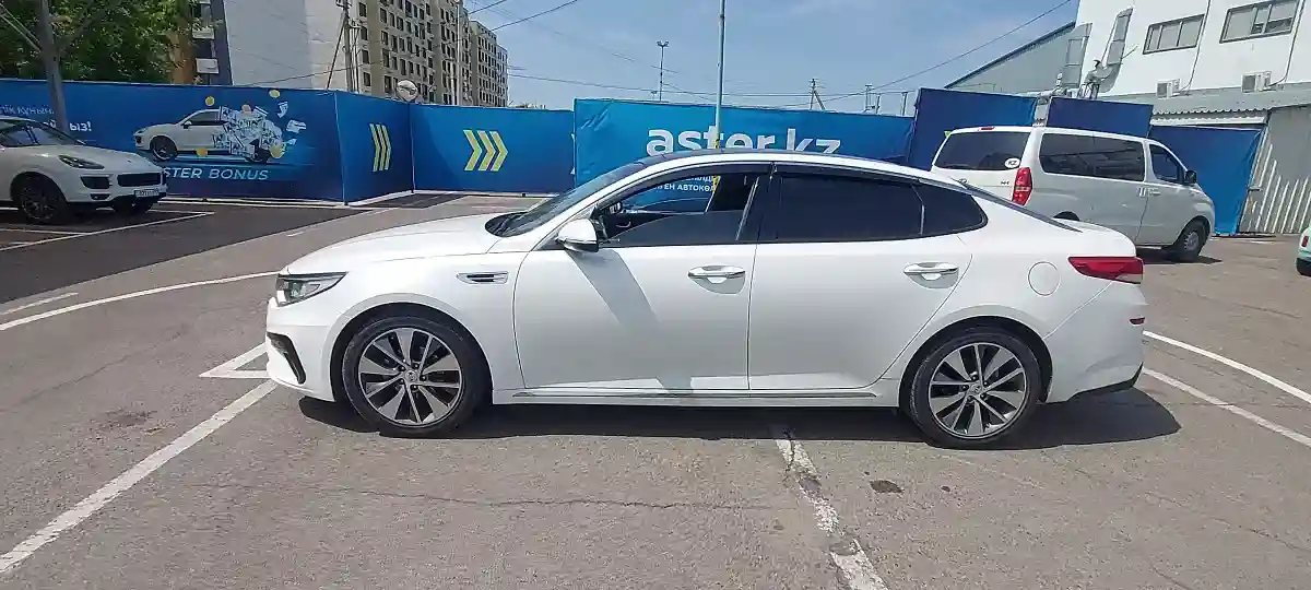 Kia K5 2018 года за 9 500 000 тг. в Алматы